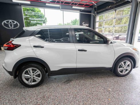 Used 2023 Nissan Kicks S FWD image 4