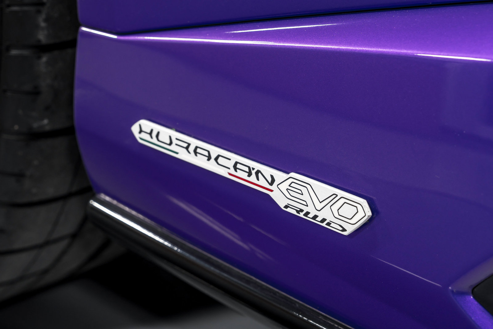 Used 2023 Lamborghini Huracan EVO RWD image 56
