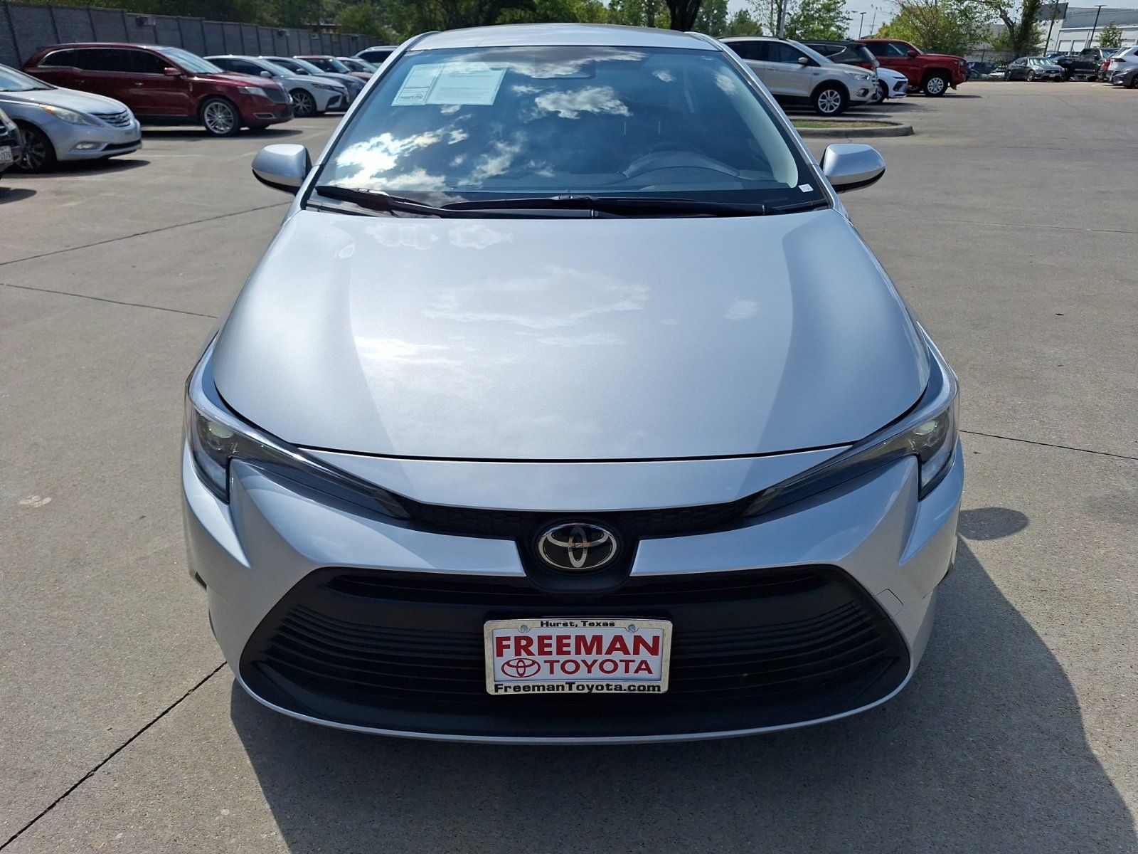 Used 2026 Toyota Corolla LE FWD image 9