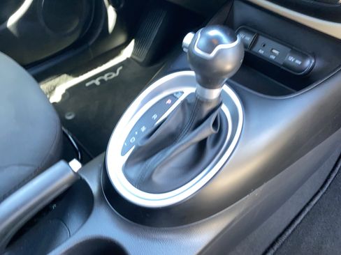 Used 2016 Kia Soul FWD image 16