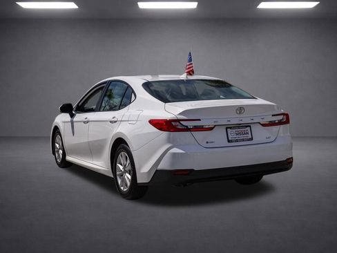 Used 2025 Toyota Camry LE image 6