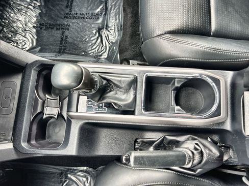 Used 2018 Toyota Tacoma Limited image 22