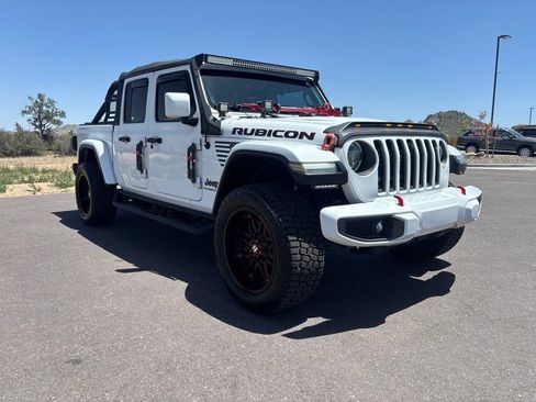Used 2021 Jeep Gladiator Rubicon AWD/4WD image 3