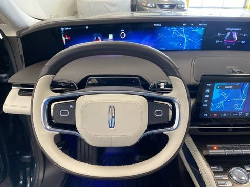 Used 2024 Lincoln Nautilus Black Label w/ Jet Appearance Package (87T) image 18