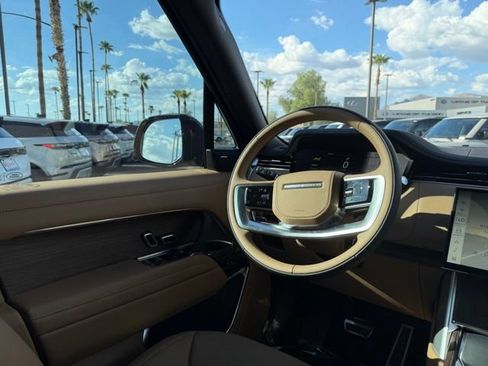 New 2026 Land Rover Range Rover Long Wheelbase SE AWD/4WD image 18