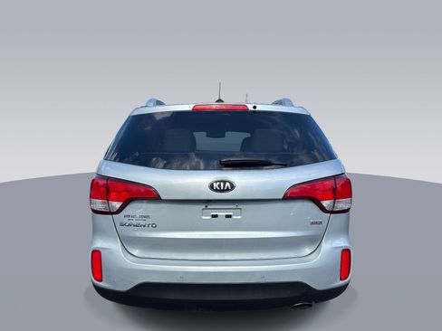 Used 2014 Kia Sorento LX w/ LX V6 Convenience Package AWD/4WD image 4