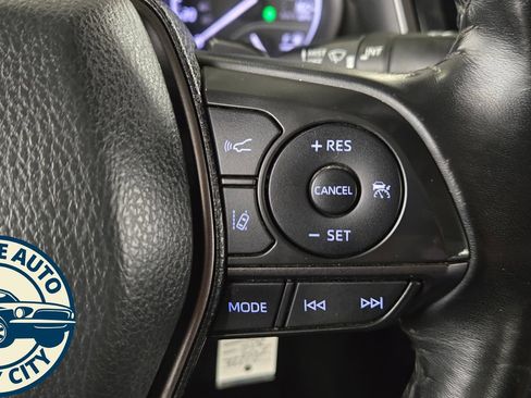 Used 2021 Toyota Camry SE FWD image 13