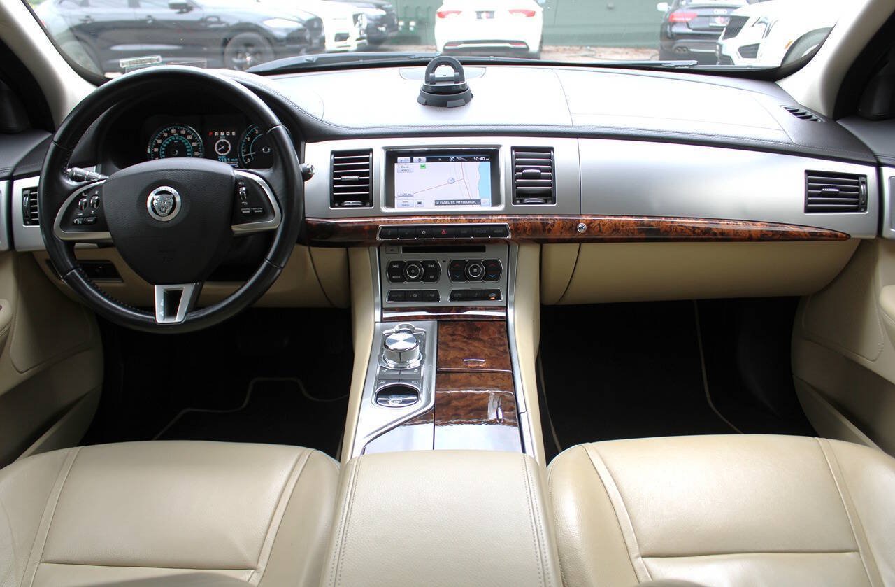 Used 2012 Jaguar XF RWD image 16