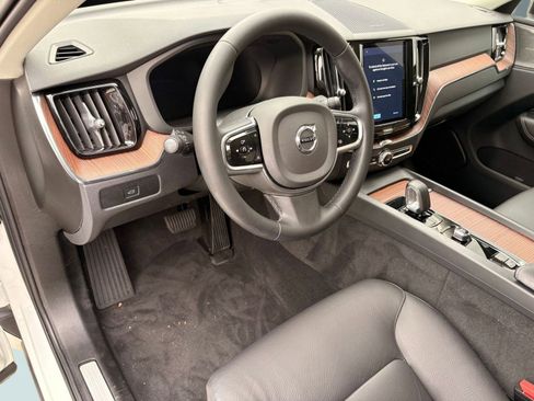 Certified 2023 Volvo XC60 B5 Plus w/ Climate Package image 4