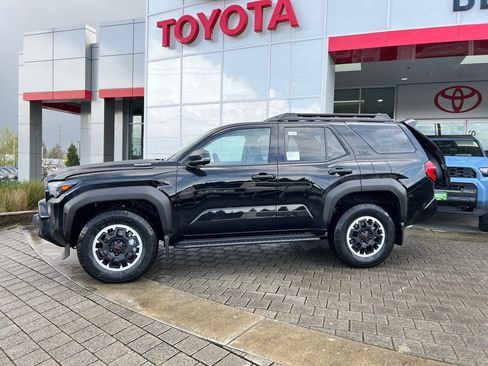 New 2026 Toyota 4Runner TRD Off-Road Premium AWD/4WD image 2