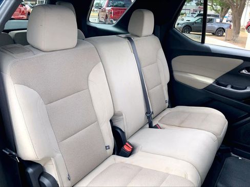 Used 2023 Chevrolet Traverse LS FWD image 20
