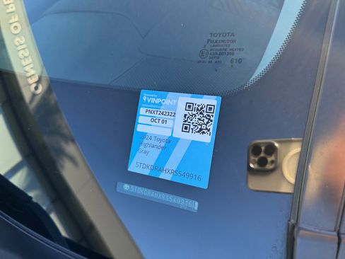 Used 2024 Toyota Highlander LE image 25