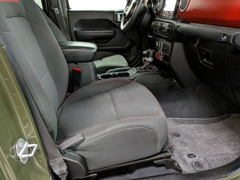 Used 2023 Jeep Gladiator Rubicon w/ Cold Weather Group AWD/4WD image 34