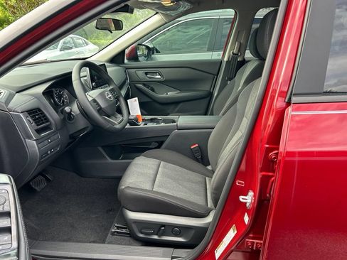 Used 2026 Nissan Rogue SV FWD image 16