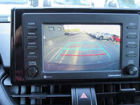 Used 2020 Toyota RAV4 LE w/ Carpet Mat Package image 18