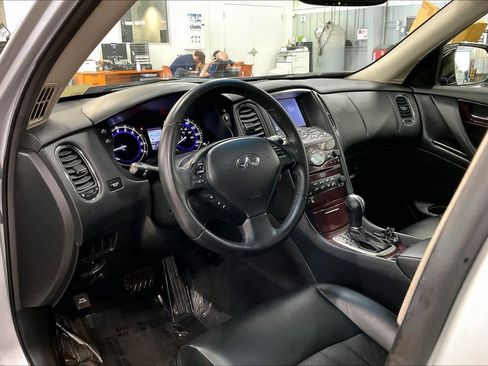 Used 2017 INFINITI QX50 AWD w/ Premium Plus Package image 18