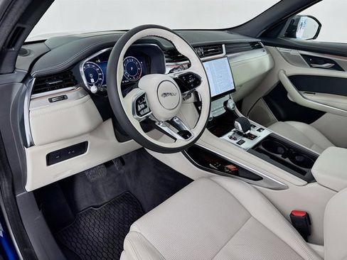 Used 2025 Jaguar F-PACE R-Dynamic S image 9