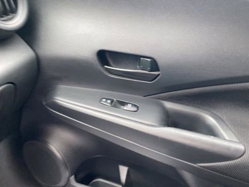 Used 2022 Nissan Kicks S image 18