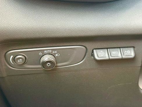 Used 2023 Buick Envision Avenir AWD/4WD image 22