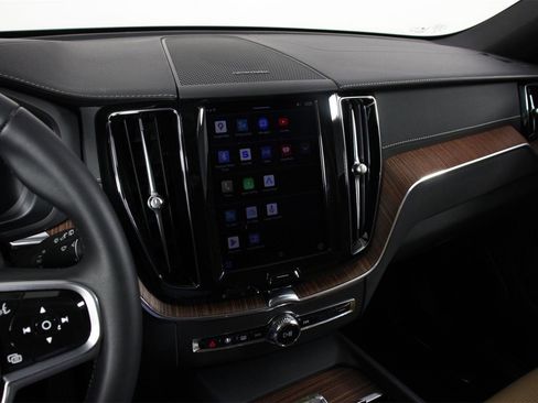 Certified 2023 Volvo XC60 B6 Ultimate w/ Protection Package Premier image 9