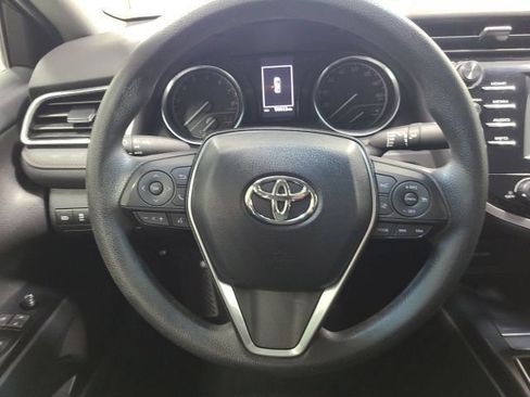 Used 2018 Toyota Camry LE FWD image 23