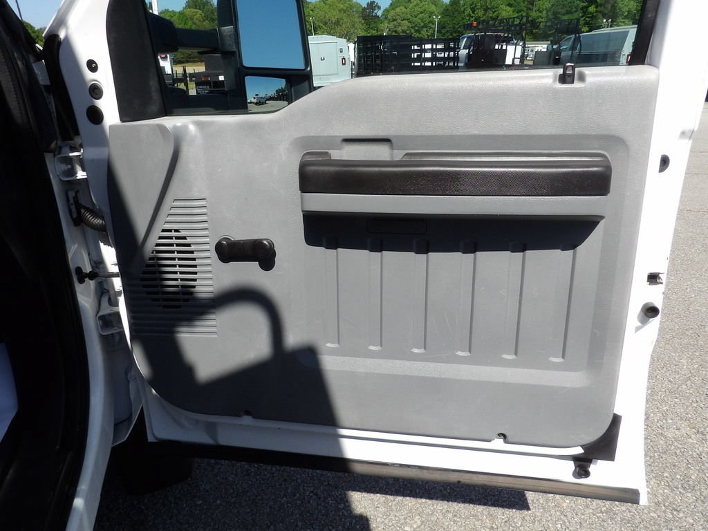 Used 2013 Ford F550 2WD SuperCab Super Duty image 33