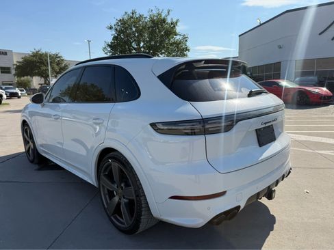 Used 2021 Porsche Cayenne GTS AWD/4WD image 2