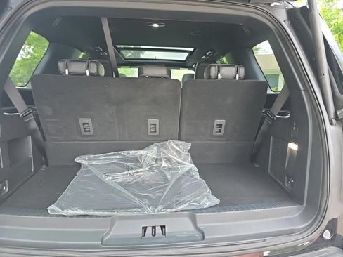 Used 2023 Ford Expedition Limited AWD/4WD image 9