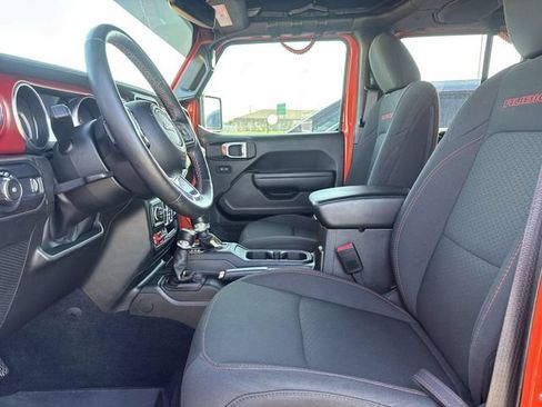 Used 2023 Jeep Wrangler Unlimited Rubicon w/ Cold Weather Group AWD/4WD image 12