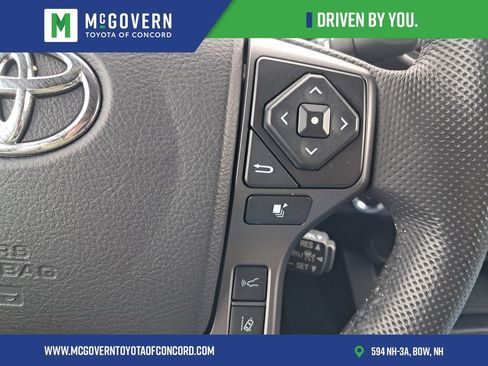 Used 2021 Toyota Tacoma TRD Off-Road w/ Technology Package AWD/4WD image 19