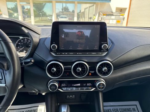Used 2020 Nissan Sentra SV FWD image 18