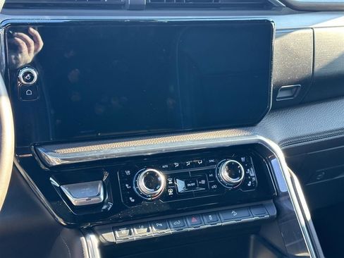 Used 2024 GMC Sierra 2500 Denali w/ Denali Reserve Package image 10