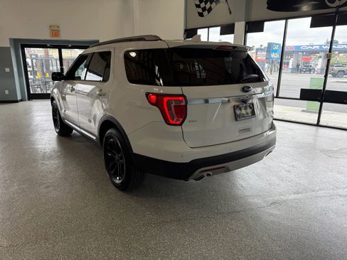 Used 2017 Ford Explorer XLT FWD image 5