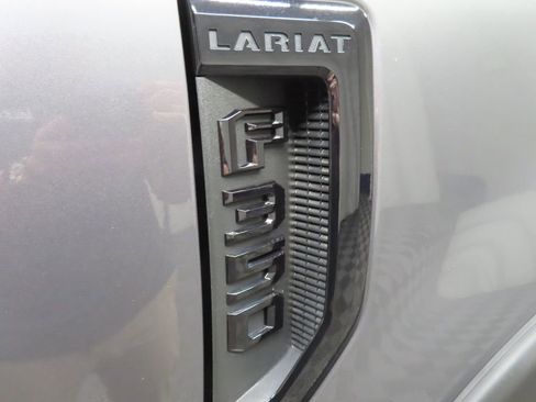 Used 2022 Ford F350 Lariat w/ Black Appearance Package image 51