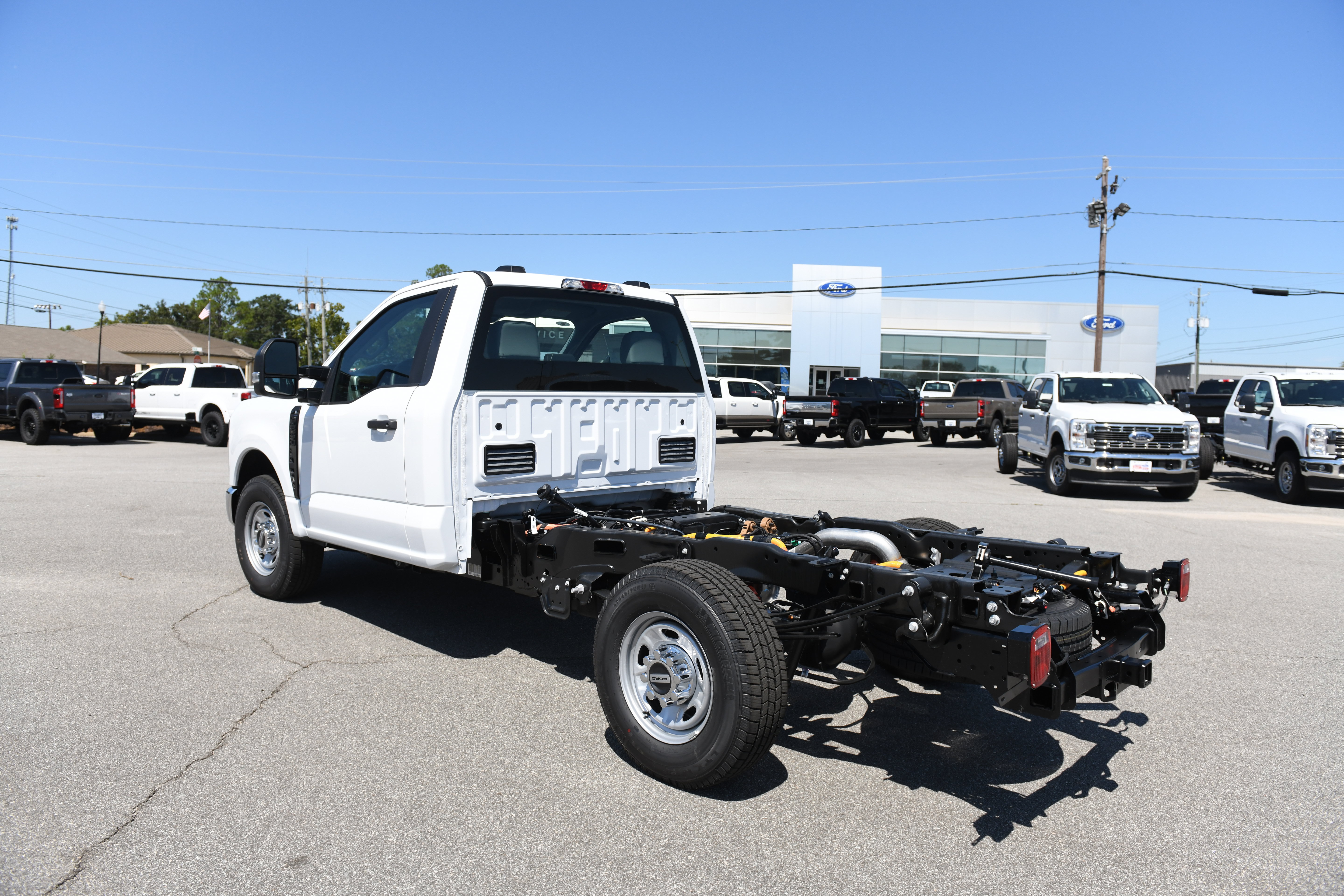New 2027 Ford F250 XL w/ XL Chrome Package RWD image 7