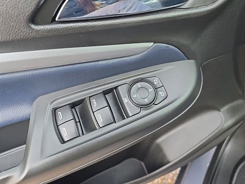 Used 2022 Chevrolet Bolt EUV LT w/ Convenience Package image 15