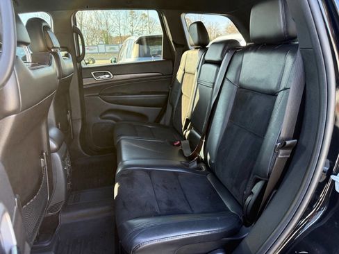 Used 2018 Jeep Grand Cherokee Altitude image 7