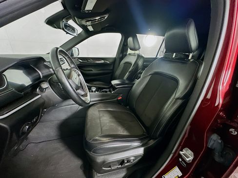 Used 2021 Jeep Grand Cherokee L Laredo image 13