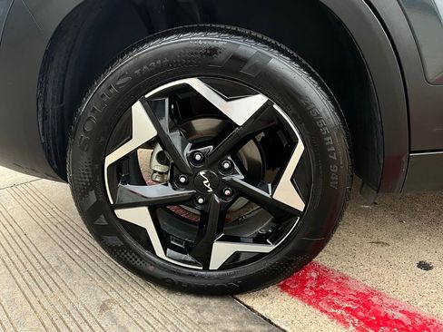 Used 2025 Kia Seltos S image 9