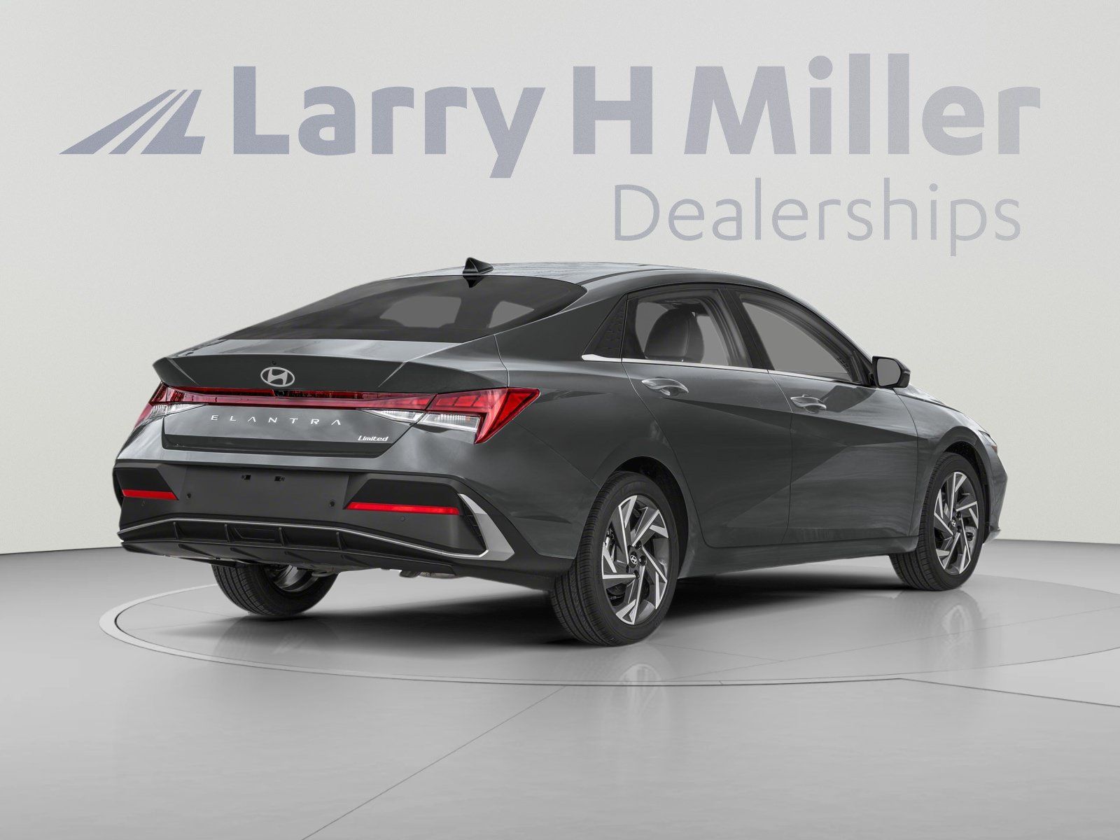 Used 2026 Hyundai Elantra Limited FWD image 2