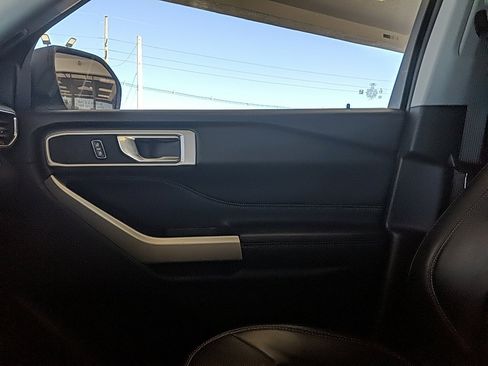 Used 2021 Ford Explorer XLT w/ Equipment Group 202A image 20