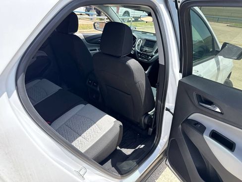 Used 2024 Chevrolet Equinox LS FWD image 13