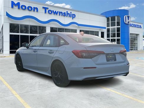 Used 2023 Honda Civic Sport image 4