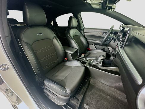 Used 2023 Kia Forte GT-Line w/ GT-Line Premium Package FWD image 31