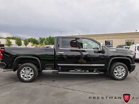 Used 2024 Chevrolet Silverado 2500 High Country w/ Technology Package AWD/4WD image 23