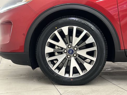 Used 2020 Ford Escape Titanium image 10