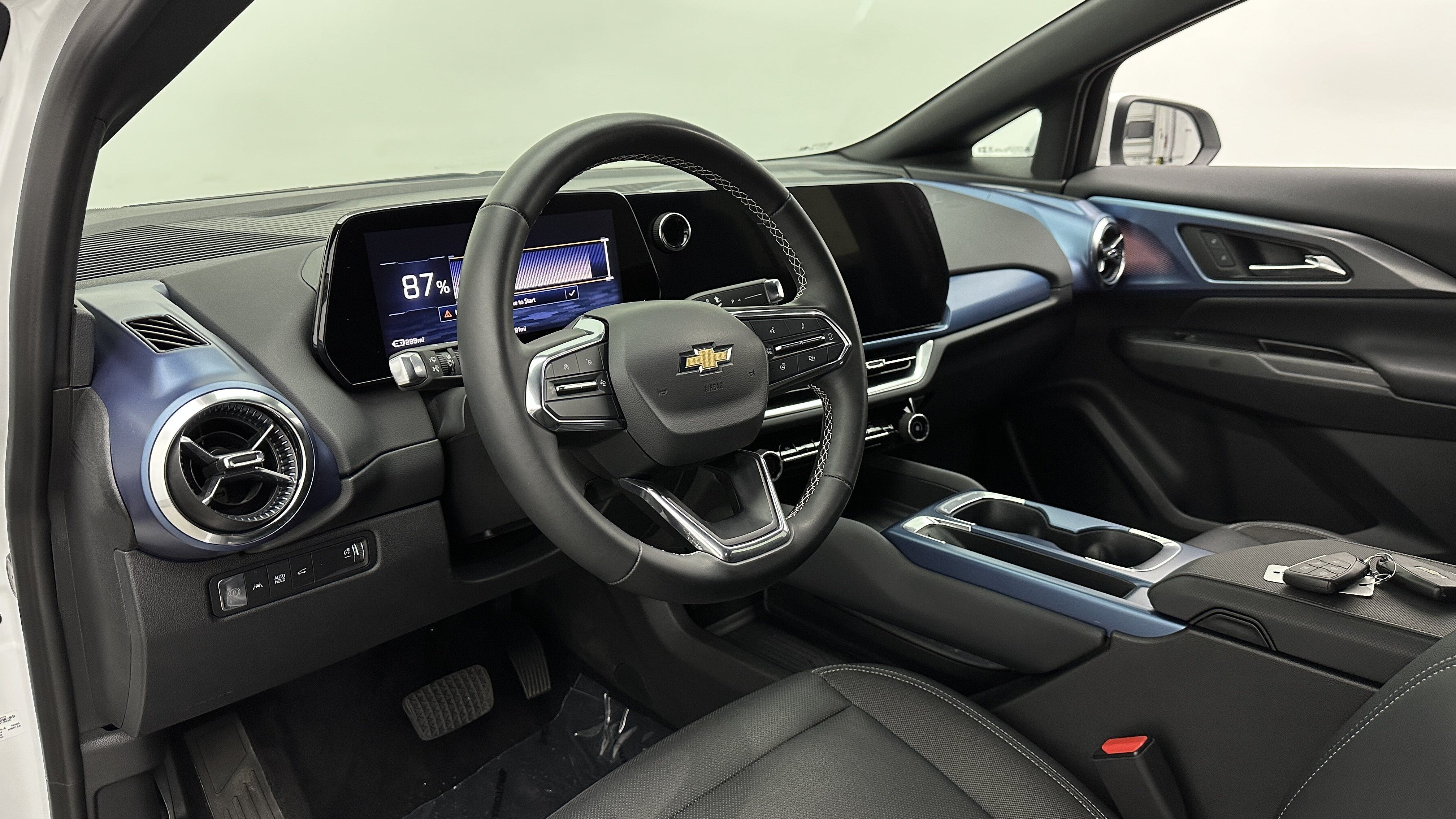 Used 2024 Chevrolet Equinox EV LT FWD image 11