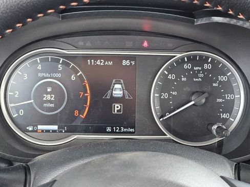 New 2025 Nissan Versa SR w/ Trunk Package image 15