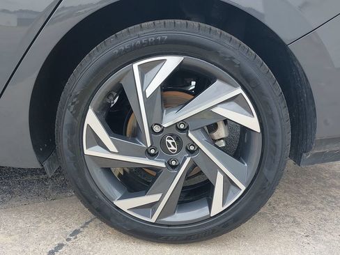 Used 2025 Hyundai Elantra Sport FWD image 29