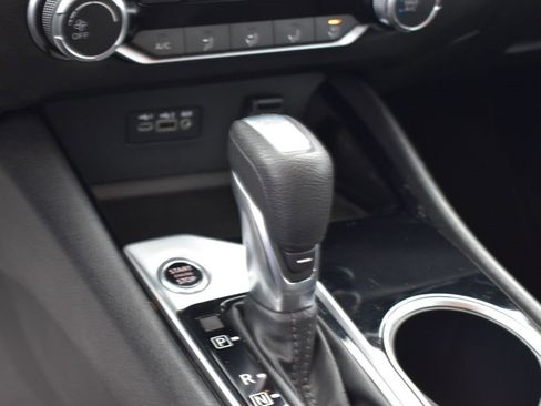 Used 2024 Nissan Altima 2.5 SV image 17